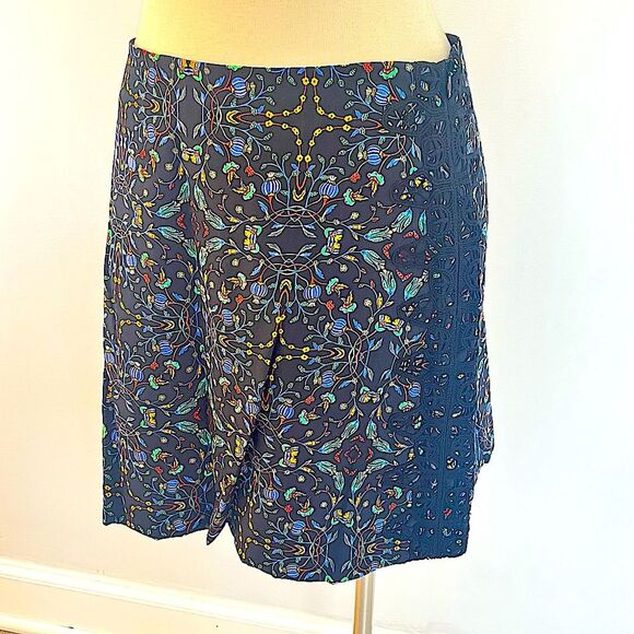 NWT Zara Black Kaleidoscope Floral Print Lace Sides Mini Skirt Size Medium - Picture 2 of 7